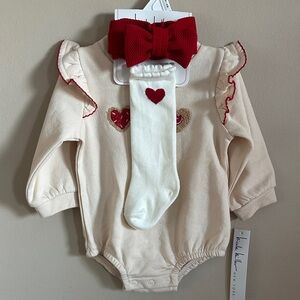 Nicole Miller Baby Toddler One Piece Valentine  ♥️ Heart Headband Socks 6-9 NEW!